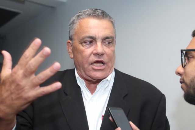 saúde de Paulo Carneiro